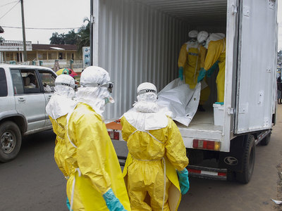 Еще один американец госпитализирован с вирусом Эбола