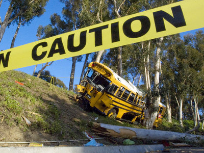 Школьный автобус с детьми попал в серьезное ДТП во Флориде