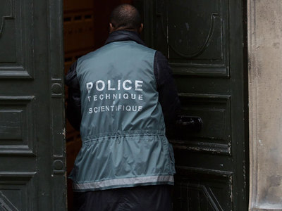 Автомобиль переехал полицейского у резиденции Франсуа Олланда