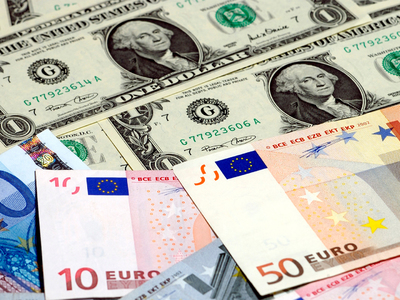 Доллар потерял 60 копеек, евро – 66