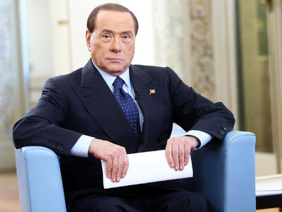Сильвио Берлускони продает акции 