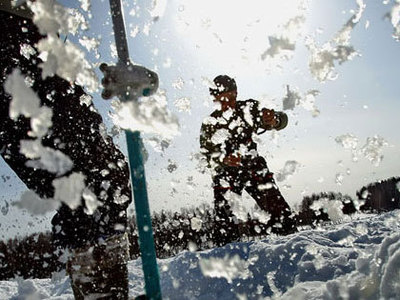 На Байкале оторвалась льдина с девятью рыбаками и тремя машинами