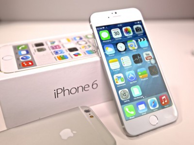 Капитализация Apple растет, как и цена на iPhone