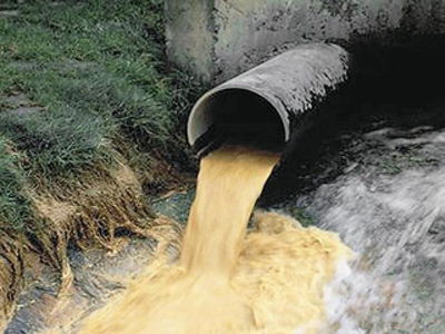 В Иртыш и Омь сливают сточные воды, которые содержат нефтепродукты