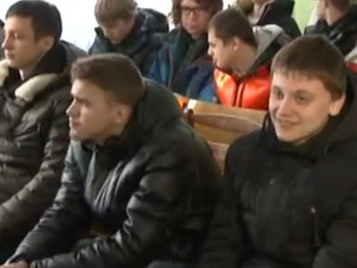 Военкомат с большой дороги: повестки украинцам вручают с помощью ГАИ