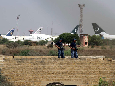 Российский самолет задержался в Пакистане из-за запрета на полеты над Индией