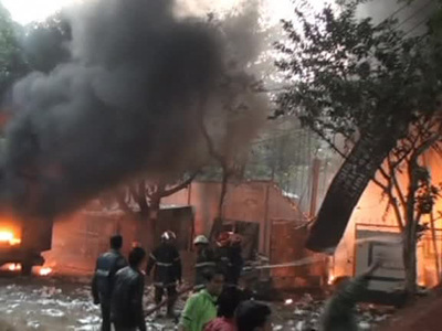 На заводе в Бангладеш вспыхнул сильнейший пожар, погибли 13 человек