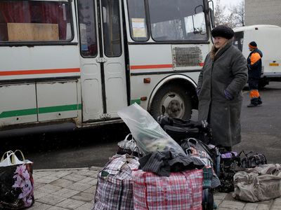 Эвакуация сорвана: 20 пустых автобусов возвращаются в Донецк