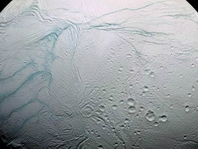 Гидротермальная активность Энцелада повышает шансы на появление жизни