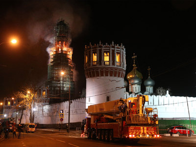 Версии пожара в Новодевичьем: искра, китайский фонарик и замыкание