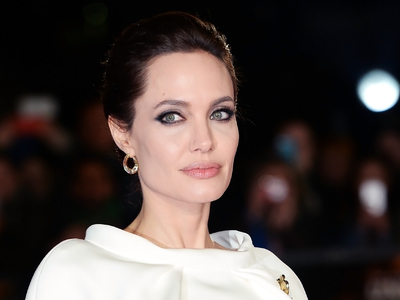 Анджелине Джоли удалили яичники из-за угрозы рака