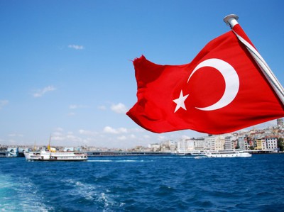 Приток неизвестных денег спасает экономику Турции