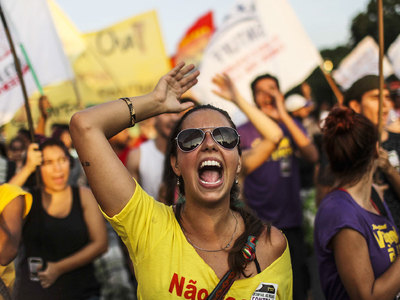 Бразилию захлестнула волна антикоррупционных митингов
