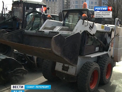 Глава Приморского района осмотрел технику для уборки улиц