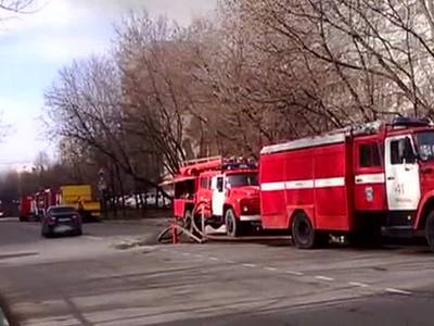 Сильный пожар на московском складе потушили за три часа