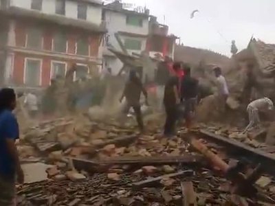 Землетрясение в Непале: пострадали десятки человек