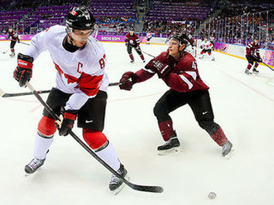Хоккеисты Канады и США уверенно стартовали на чемпионате мира