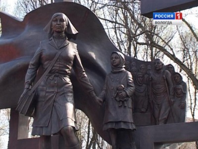 В Череповце открыли памятник военным медсёстрам