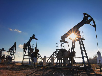 Нефть растет на фоне прогнозов ОПЕК и США