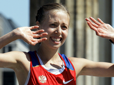 Российские легкоатлеты дисквалифицированы за нарушение допинговых правил
