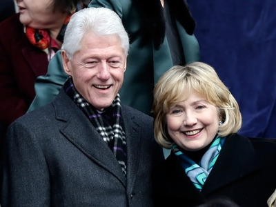 Затмить Билла: почему американцы готовы выбирать только между Клинтоном и Бушем