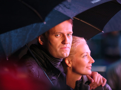 Навального не посадили, но продлили ему испытательный срок
